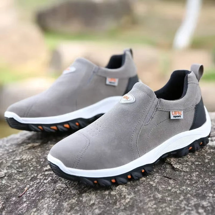 Chaussures d'extérieur pour hommes Finition en daim avec semelle de trekking Style sportif à enfiler - Martín