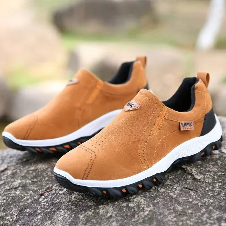 Chaussures d'extérieur pour hommes Finition en daim avec semelle de trekking Style sportif à enfiler - Martín