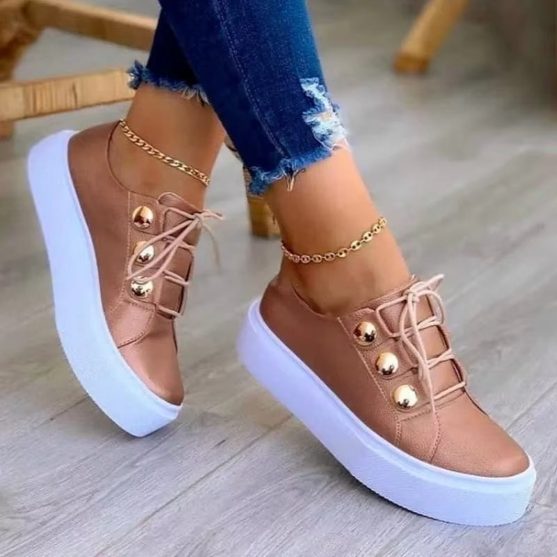 Baskets compensées pour femmes avec finition brillante et détails métalliques - Alma