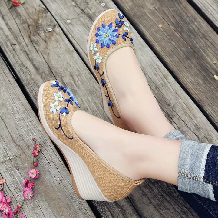 Chaussures compensées pour femmes avec broderie florale faite à la main - Amelia