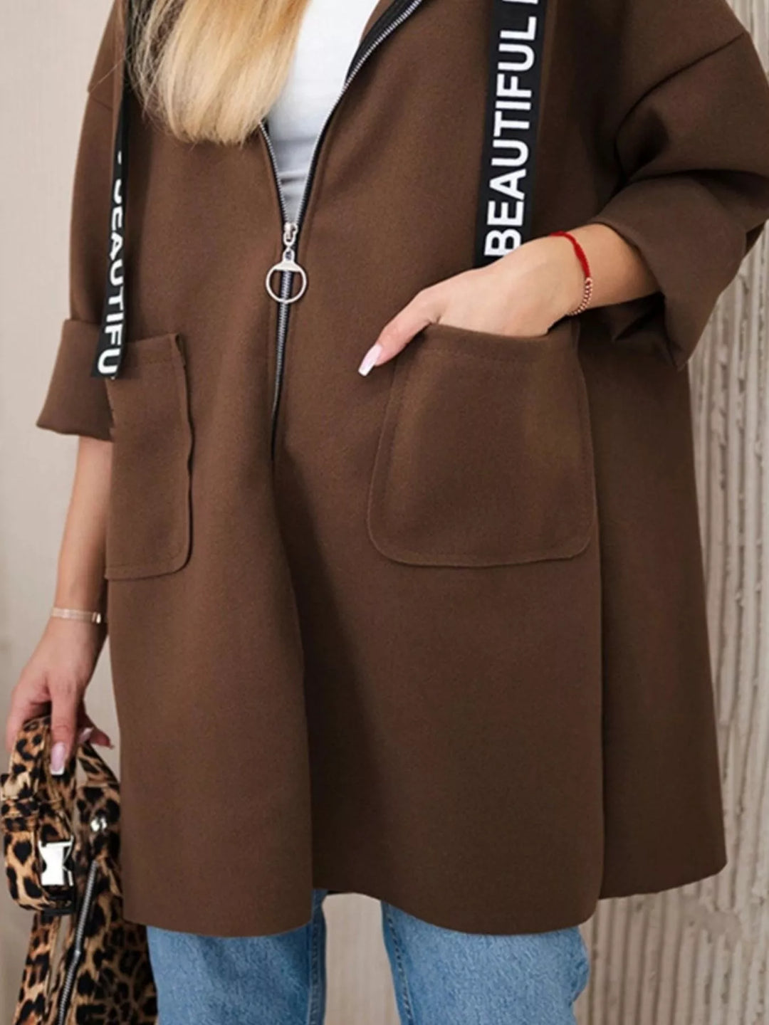 Manteau à capuche moderne pour femmes - Nelya