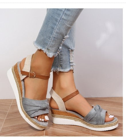 Sandales compensées pour femmes avec nœud en textile gris - Melania