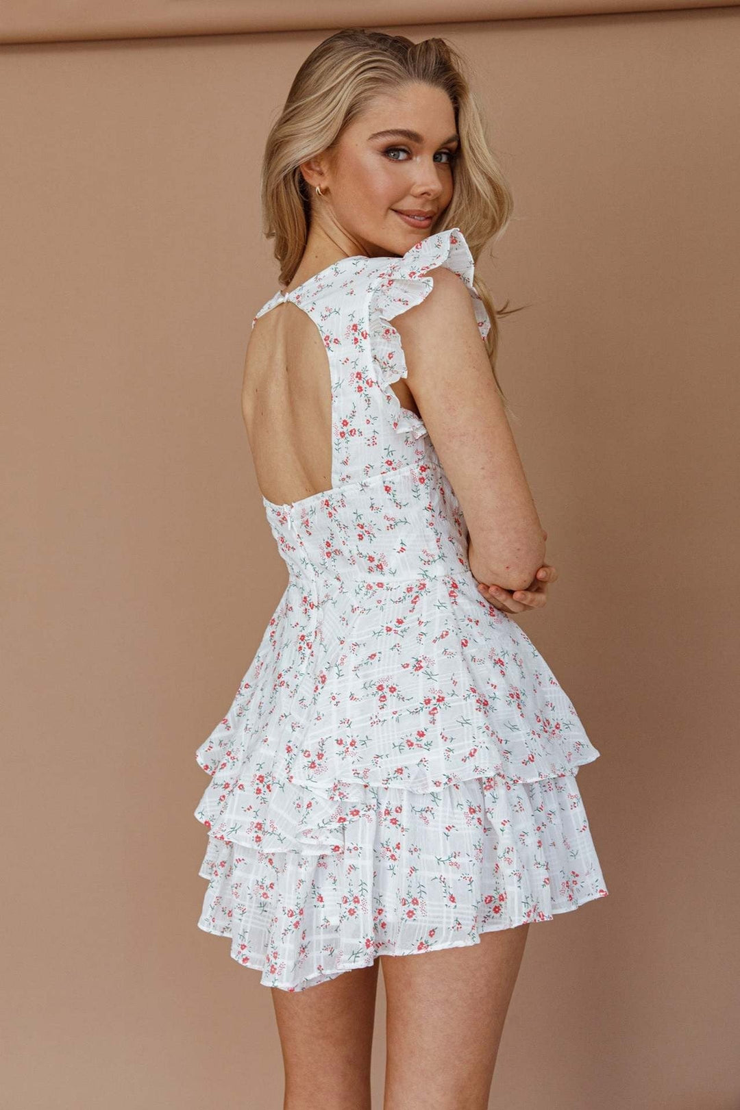 Robe courte pour femme avec broderie florale romantique - Juliette