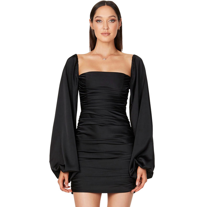 Georgia - Mini robe bodycon froncée en satin brillant