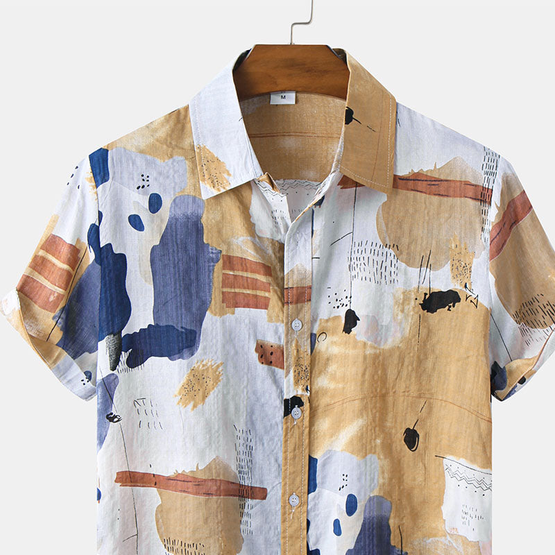 Chemise à manches courtes pour hommes, au design boho et aux imprimés originaux.