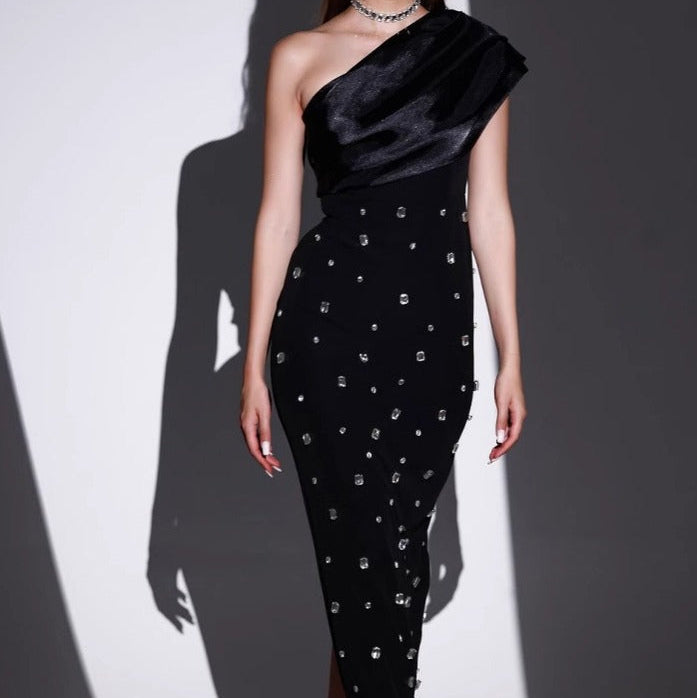 Robe longue pour femme avec strass décolleté asymétrique style élégant - Vianey