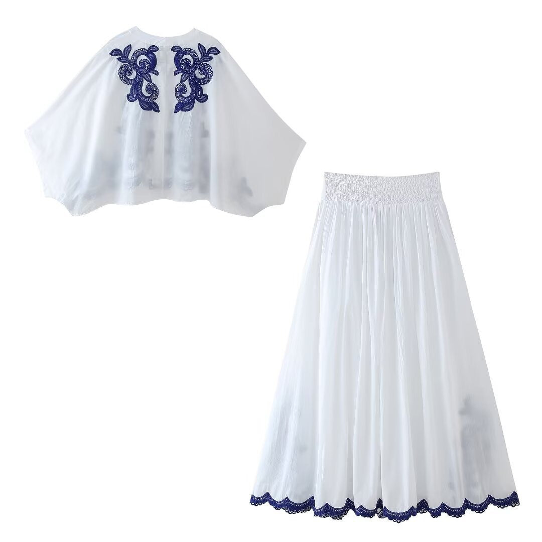Ensemble femme avec chemisier et jupe brodés de fleurs dans un style bohème - Alondra