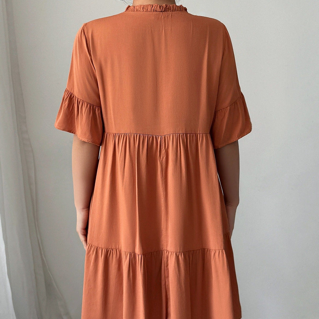 Robe courte pour femme en coton avec encolure volantée et style évasé - Ariana