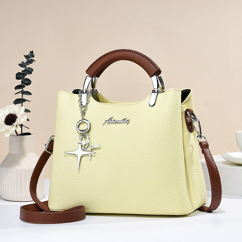 Sac à main en simili-cuir pour femmes avec pendentif décoratif - Giana