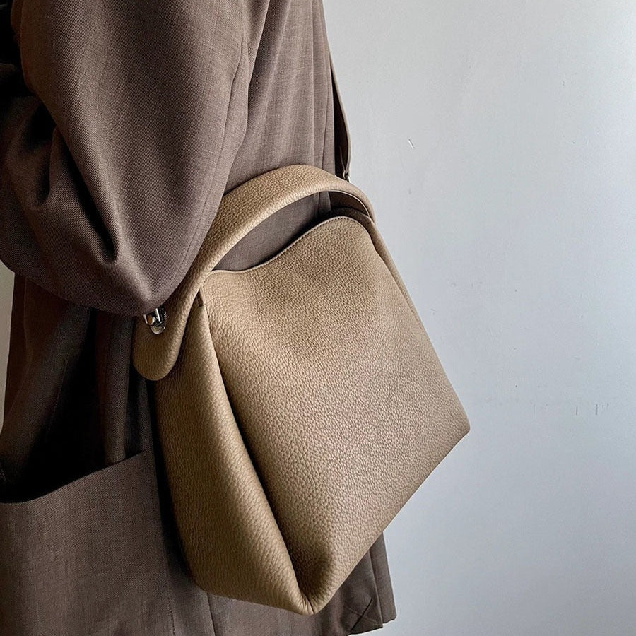 Sac à bandoulière pour femme, design structuré en cuir synthétique - Clémence