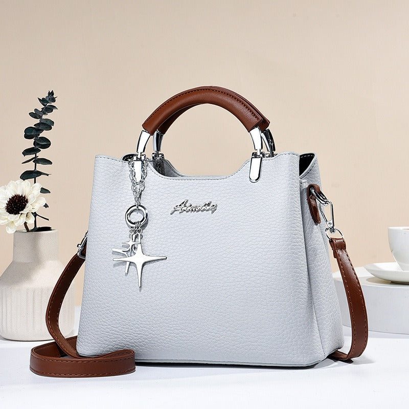 Sac à main en simili-cuir pour femmes avec pendentif décoratif - Giana