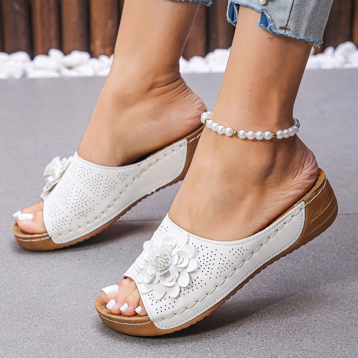 Sandales Femme 3D Flower Perforated Design Anatomic Sole - Maribel