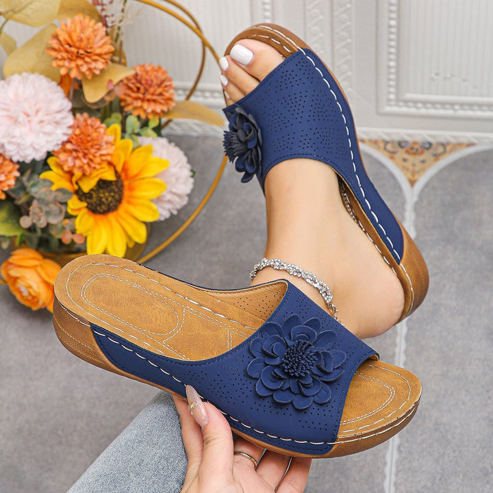 Sandales Femme 3D Flower Perforated Design Anatomic Sole - Maribel