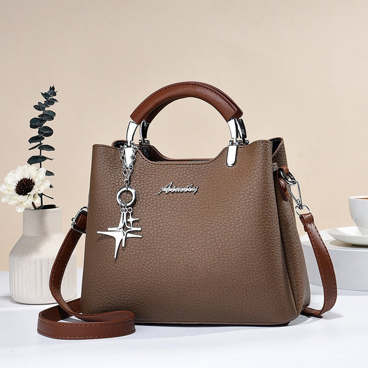 Sac à main en simili-cuir pour femmes avec pendentif décoratif - Giana