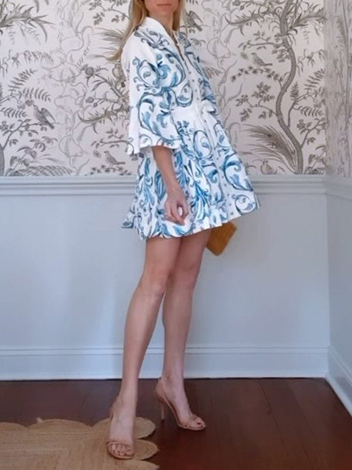 Bella - Mini-robe imprimée avec patte de boutonnage et dentelle