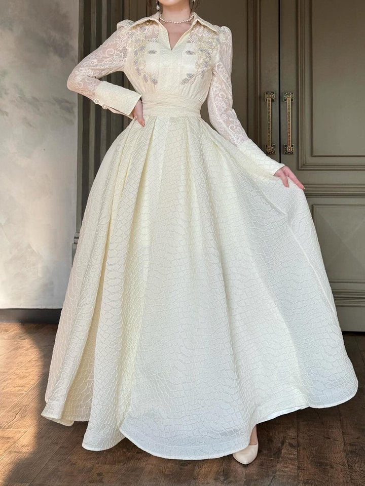 Perla - Robe maxi en dentelle et patchwork ornée de perles