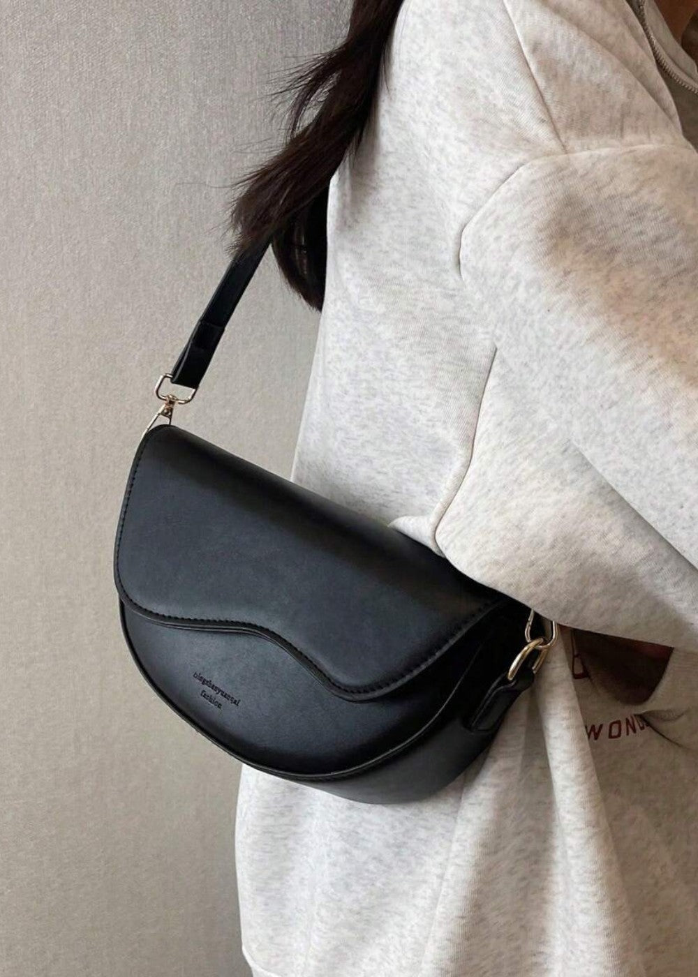 Sac demi-lune de style minimaliste - Malibu