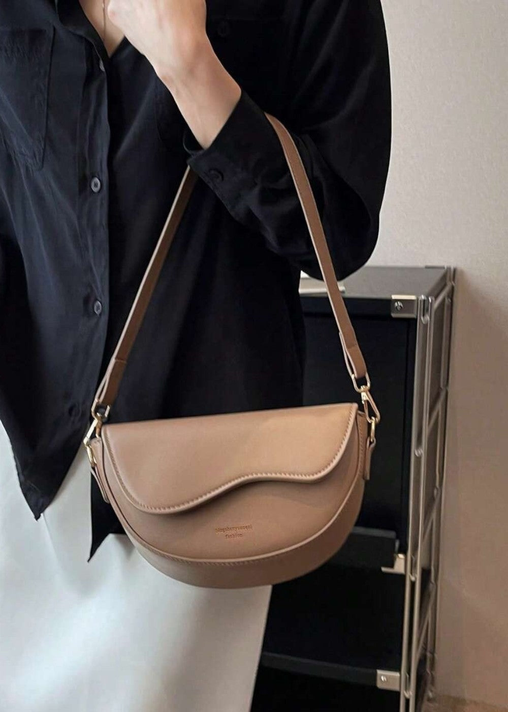 Sac demi-lune de style minimaliste - Malibu