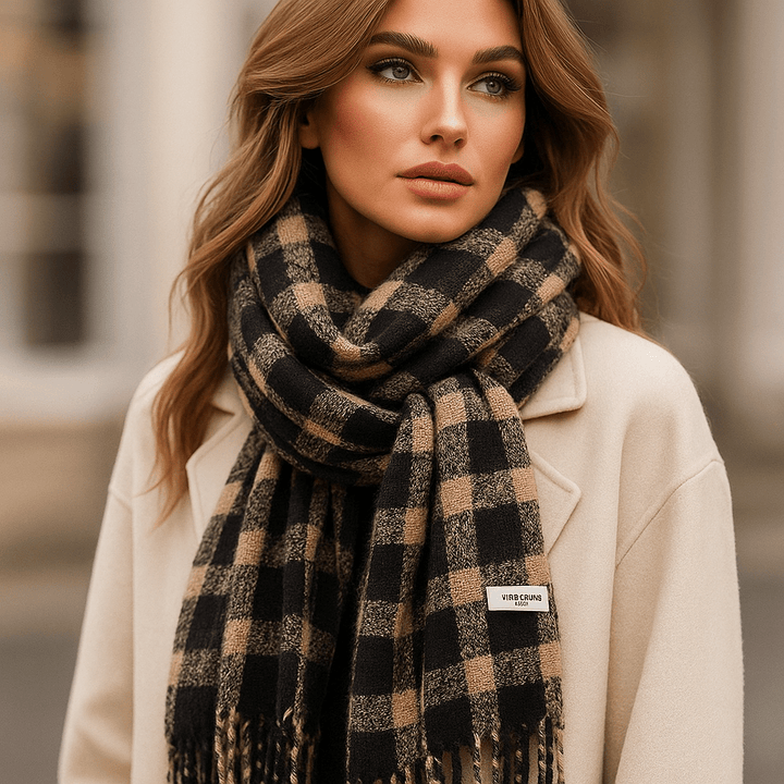 Pehmeä ja Tyylikäs Ruudullinen Huivi – Liora - EmiyoSuomi - Huivit