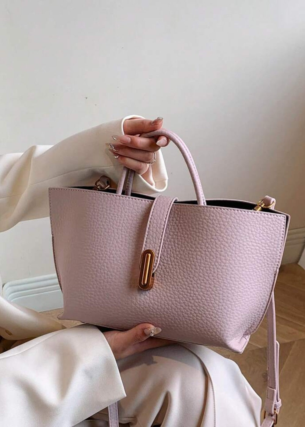 Sac fourre-tout femme cuir synthétique texturé design élégant - Noiré