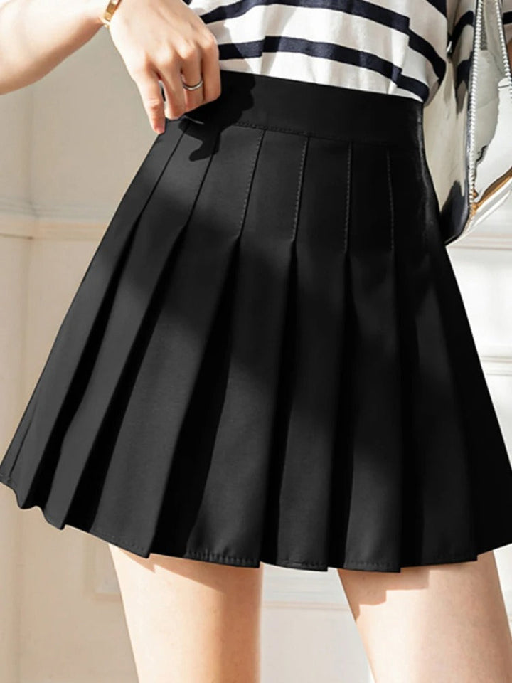 Mini-jupe taille haute moderne et polyvalente, idéale pour les looks décontractés et branchés