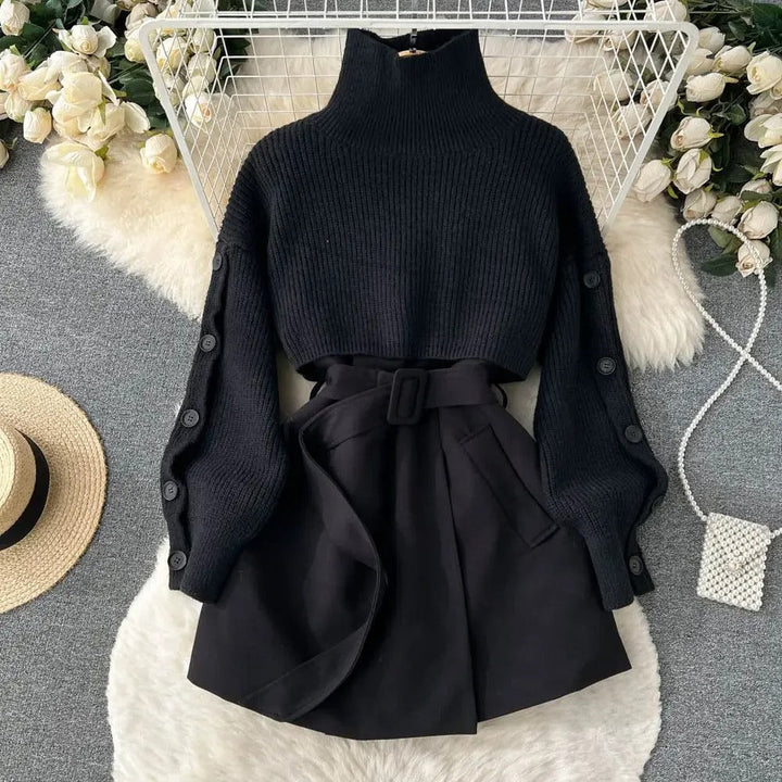 Costume deux pièces avec jupe courte en maille et gilet, élégant et polyvalent, parfait pour un look contemporain et féminin.